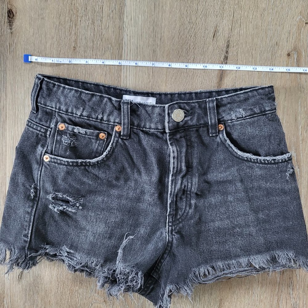 Zara Distressed Denim Shorts Dark Wash - Picture 6 of 11